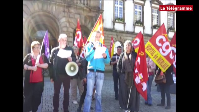 Morlaix 300 personnes défilent jusqu'à la sous-préfecture