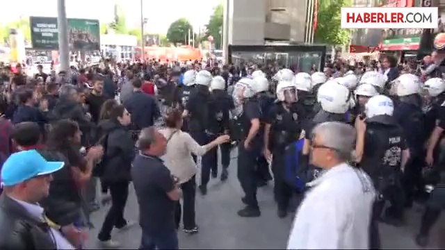Ankara'da Kızılay Meydanında Toplanan ve Manisa'nın Soma İlçesi'nde Meydana Gelen Maden Kazasındaki...