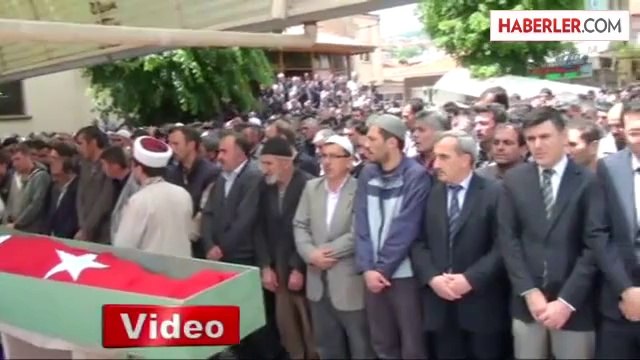 Madenci Kardeşinin Cenaze Namazını Kıldırdı