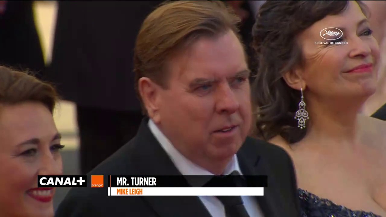 La montée des marches de l'équipe du film Mr Turner