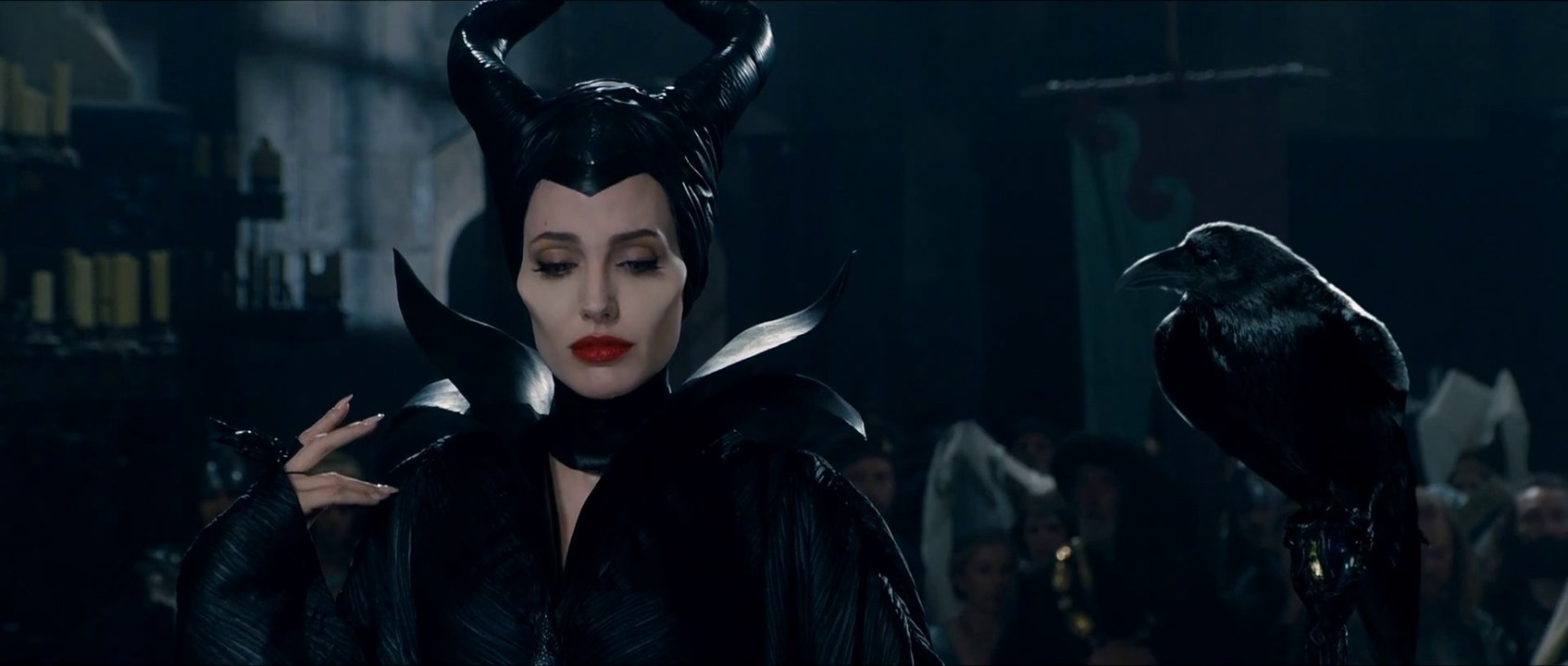 Maléfique - Featurette 3 'L'obscurité et la lumière'