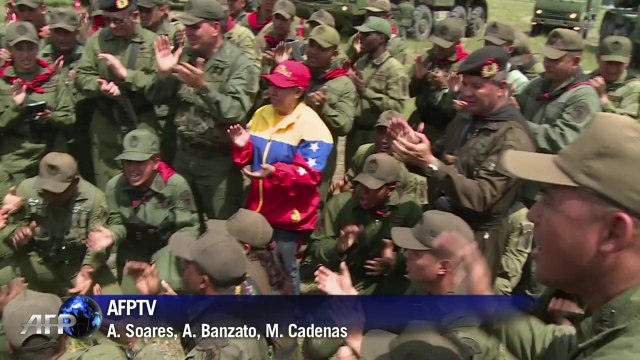 Venezuela testa sistema de lançamento de foguetes