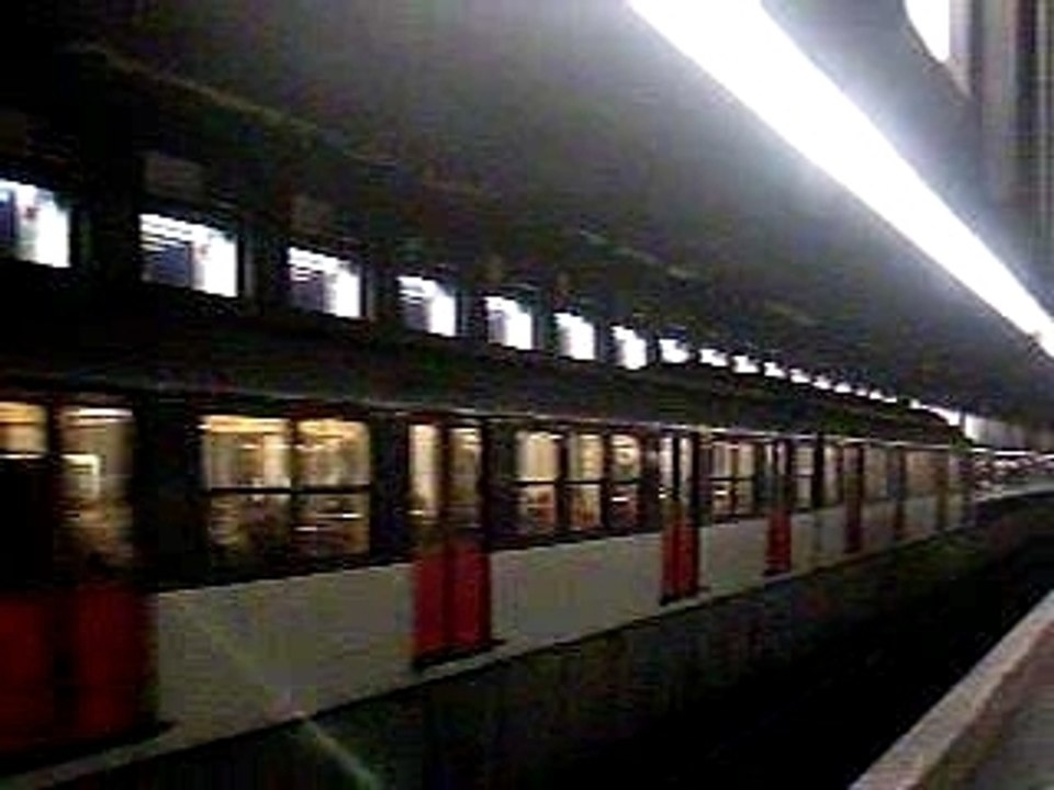 RER A CHARLES DE GAULLE ETOILE (2)