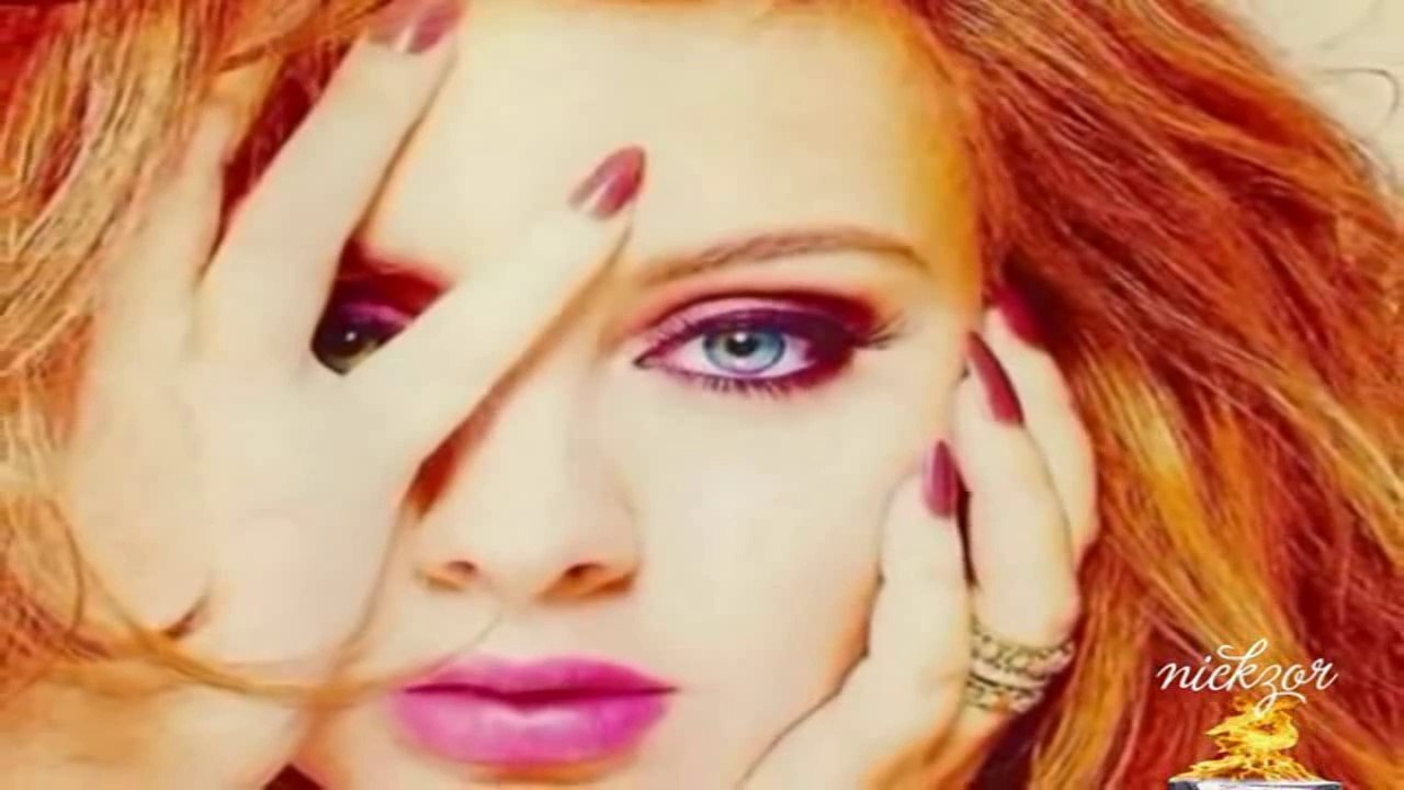 Yasemin Göksu - Söyleyemem Derdimi