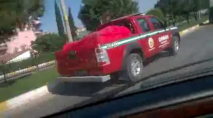 SABAH İŞE GİDERKEN YOL DURUMU HAFRİYAT KAMYONUNUN KAPAĞI AÇILINCA DENİZLİ