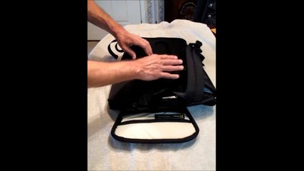 Booq Boa Squeeze Laptop Bag for MacBook and PC Review