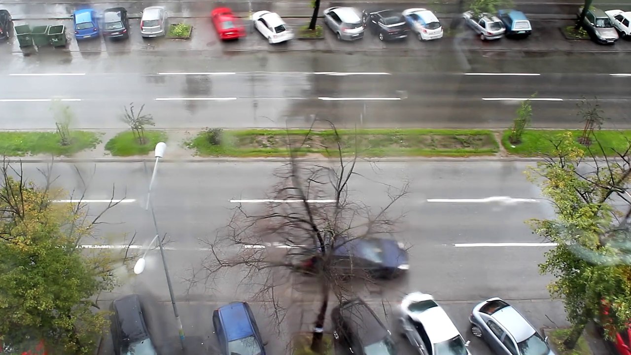 Cars passing by on the boulevard -  Free stock footage - orangeHD.com