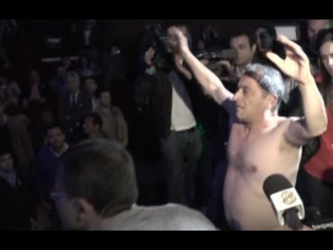 Napoli - L'irruzione dei lavoratori Cub al comizio di Fitto -live- (15.05.14)