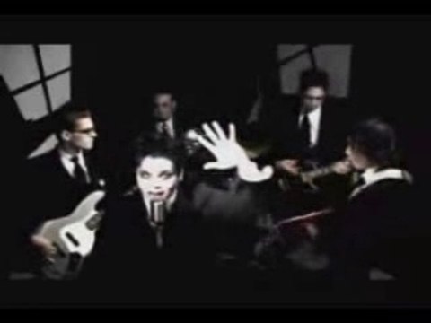 MCR - Vampires Will Never Hurt You