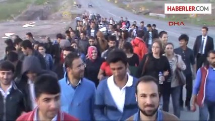 Üniversiteli Dolmuş Ücretine Yapılan Zammı Durdurdu