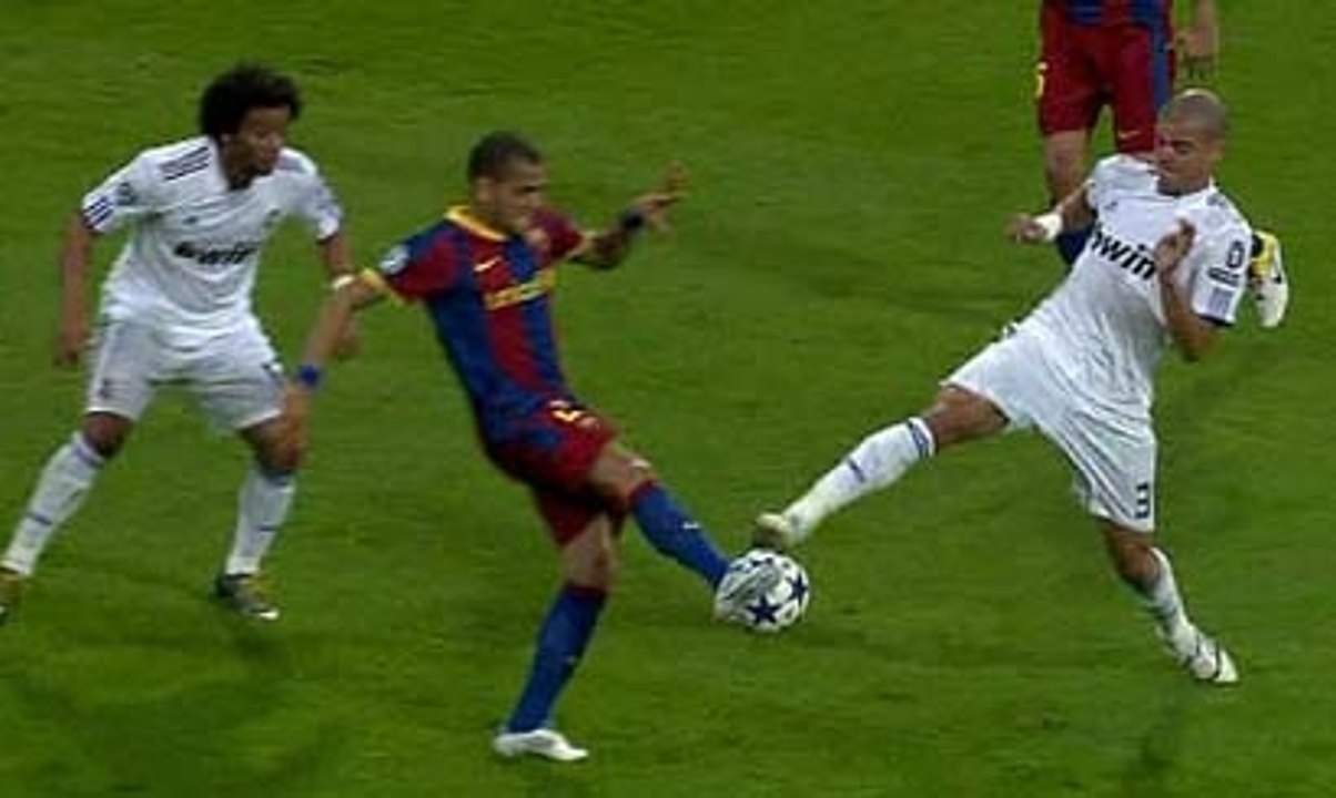 Pepe vs Alves