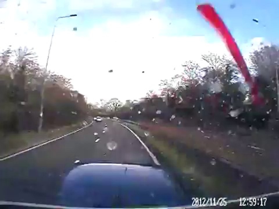 Car VS Truck : Amazing freeway Accident