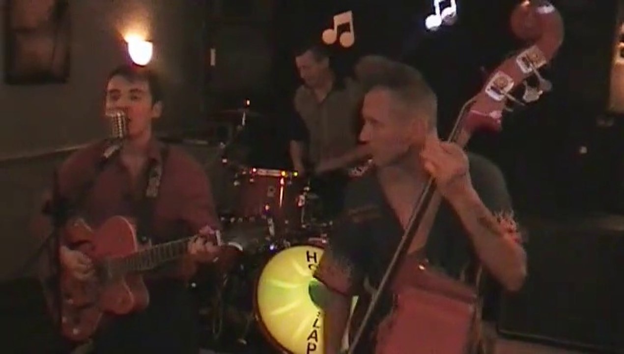 Hot Slap Trio, à la crêperie de la rouge-mare, à Rouen, le 11 mai 2014.