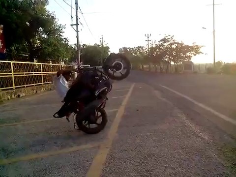 XDL All Skill No Frills Contest - Saim Masood Uptown Bikers - India - Stunt