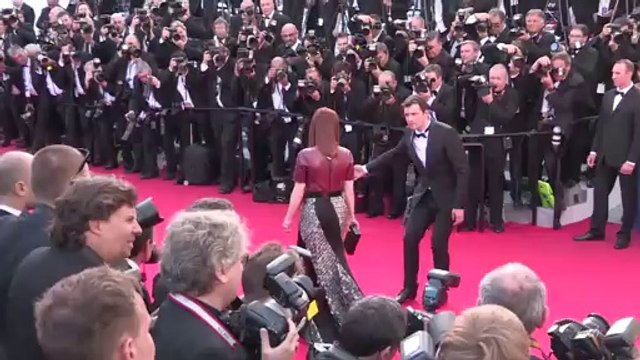 Rubrique la Minute Fashion de Cannes - Deuxième jour du Festival à Cannes : Glamour, un peu , beaucoup, à la folie ou pas du tout