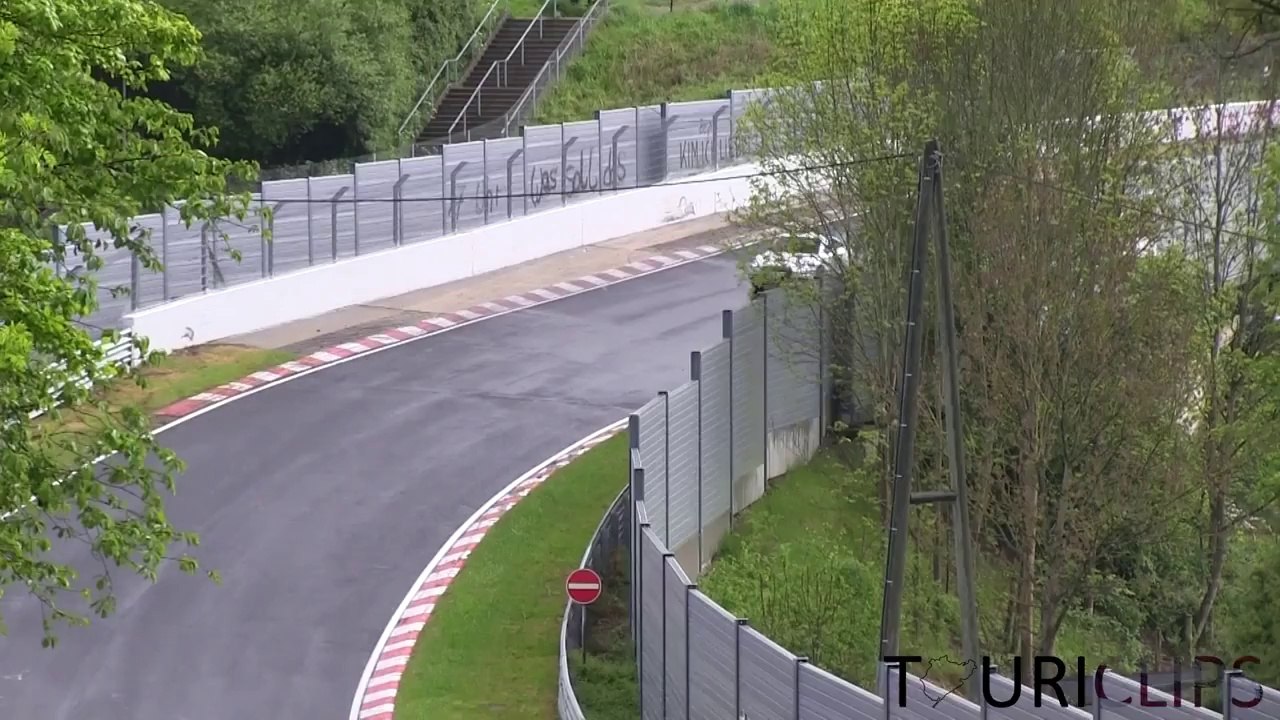 Le nouvel Audi TTS sous la pluie au Nürburgring