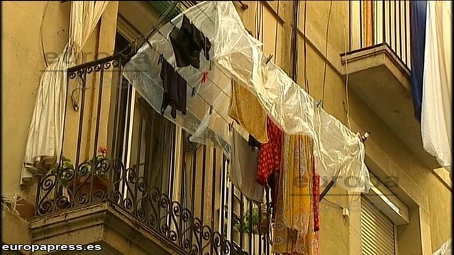 Muere una menor al caer de una azotea en Barcelona