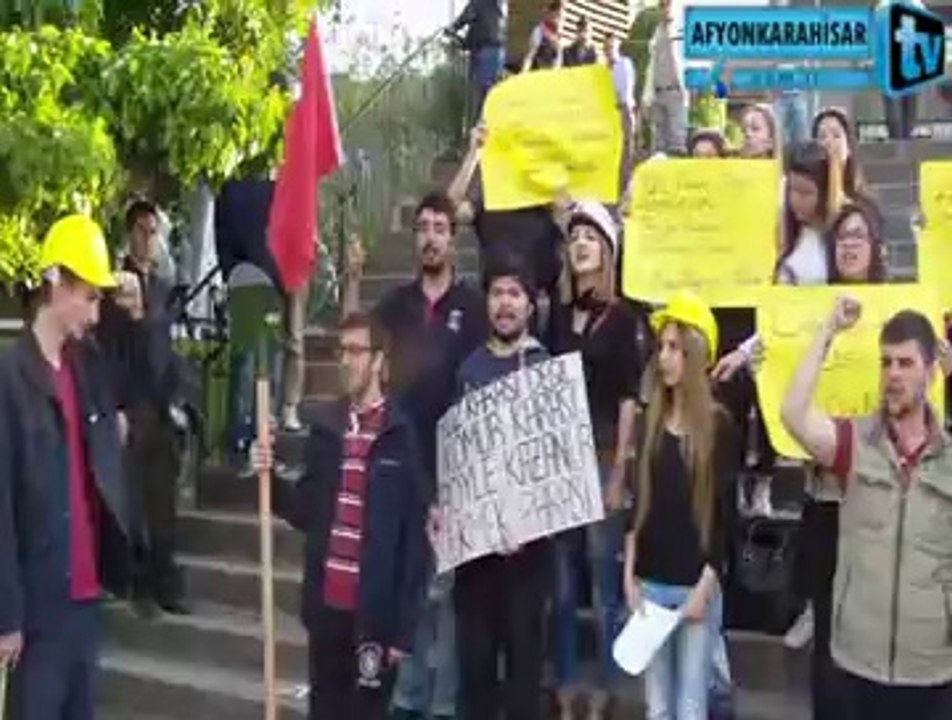 ÖĞRENCİLER SOMA FACİASINI PROTESTO ETTİLER