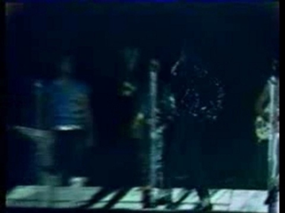 The Jacksons - Shake your body (live)