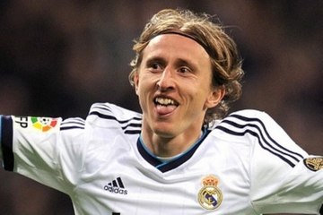 Luka Modric Amazing Passes Compilation HD