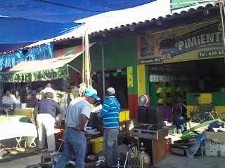 Tianguis afuera del mercado Benito Juárez Irapuato Guanajuato