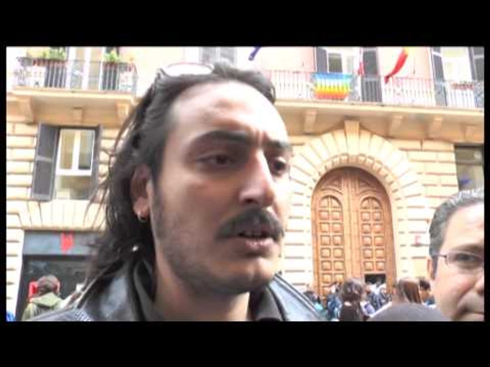 Napoli - Incontro-scontro tra Stop Biocidio e Fratelli d'Italia -2- (16.05.14)