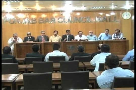 Dunya news-Protests against Geo: Lawyers boycott court proceedings