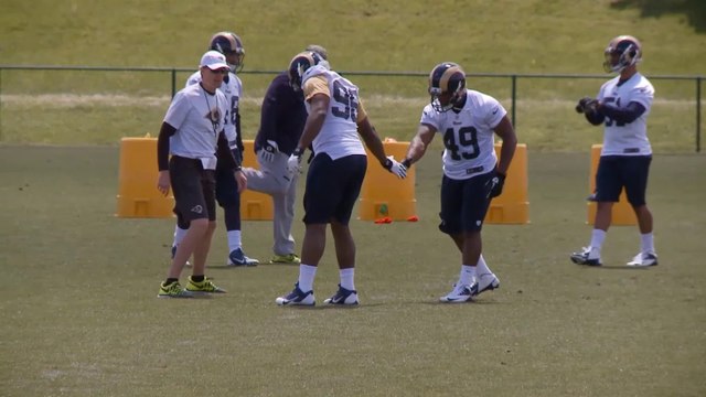 Primo allenamento per il primo giocatore gay della NFL