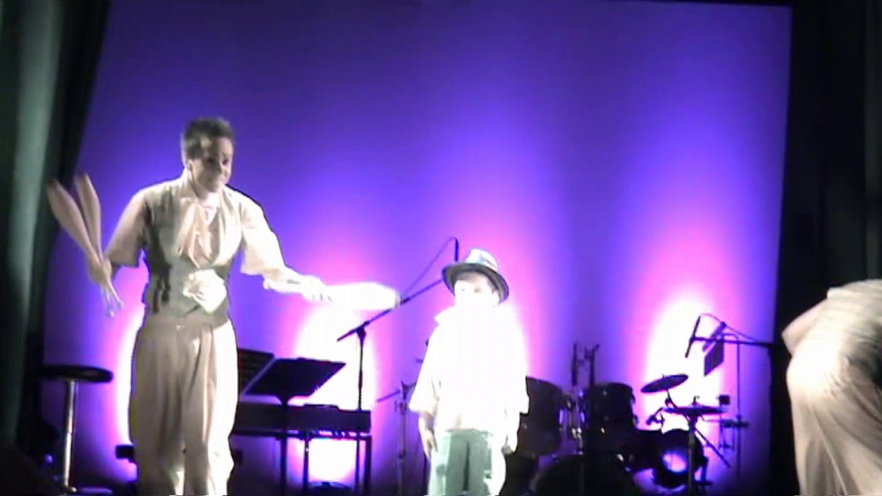 extrait de "la vie en rose" Karim M'Ribah et son fils Robin