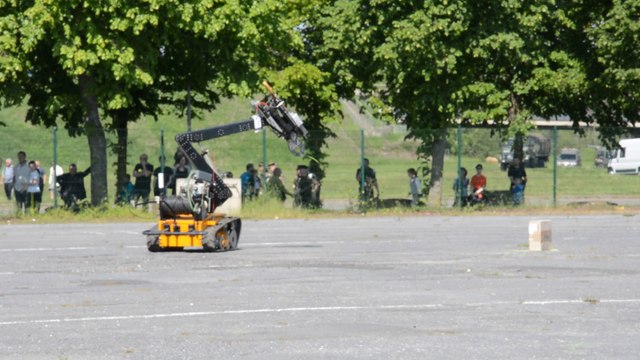 Démonstration de déminage par le 3e régiment du Génie de Charleville-Mézières
