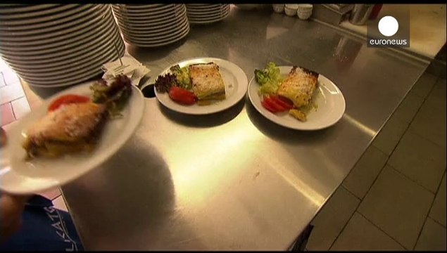 Suiza celebra dos referéndums: salario mínimo de 3240 euros y la compra de aviones de combate