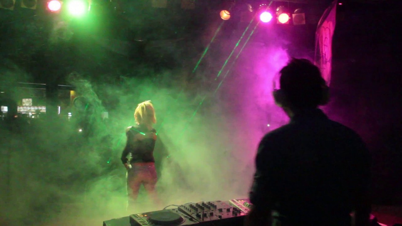 Dj Murat Uyar ft Zeynep Dizdar - Sakarya Üniversitesi Konseri