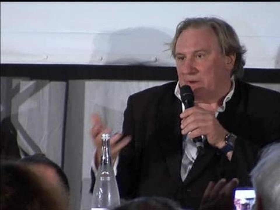 Depardieu: "Je n'ai jamais cherché à donner tort ou raison au personnage" de DSK - 17/05