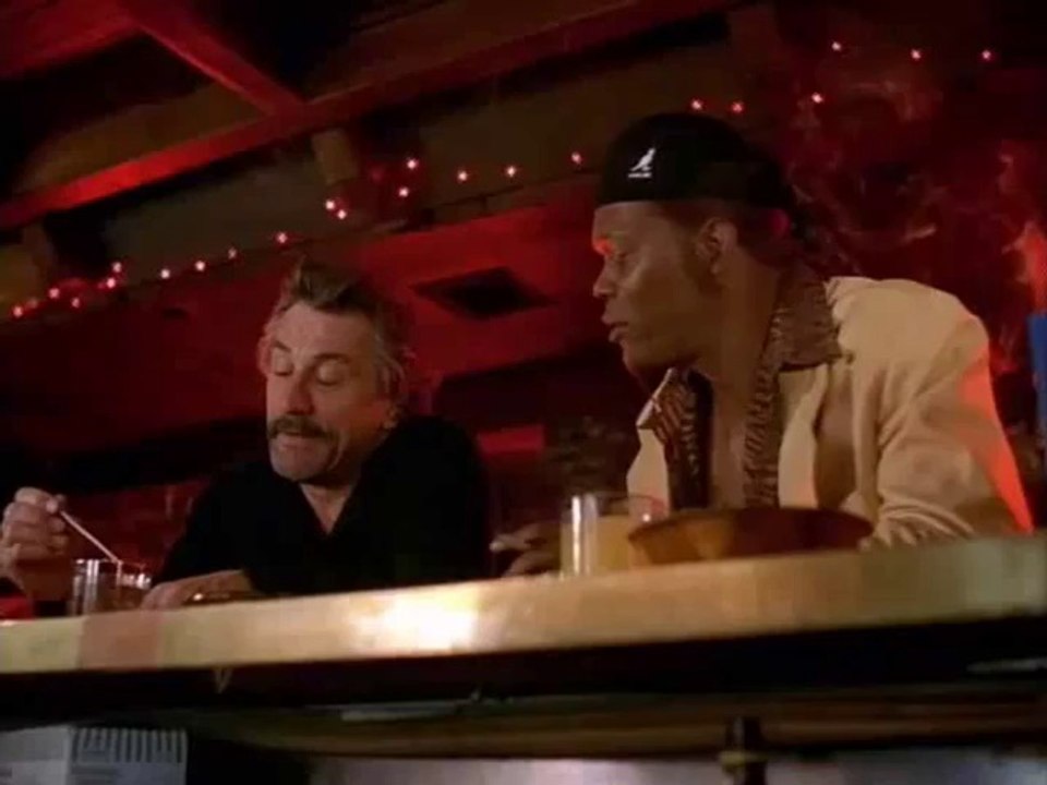 Jackie Brown - Movie Trailer