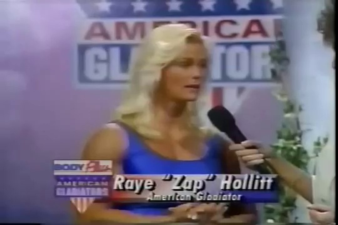 Raye Hollіtt promoting an exercise equipment on an informerc