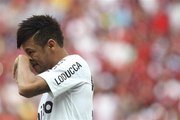 Neymar leaves Santos in tears