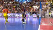 Pep Guardiola vs Tito Vilanova (barça football indoor)