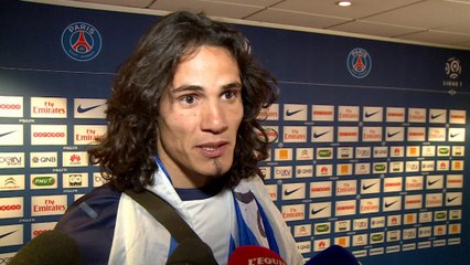 Cavani e il PSG: "Felice ma ora penso al Mondiale"