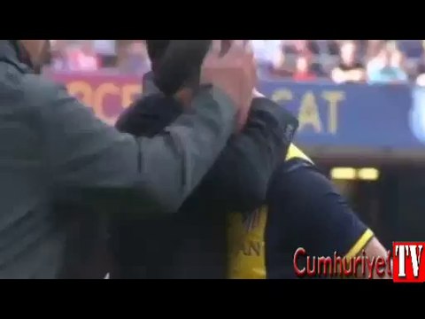 Arda ağlayarak sahayı terk etti