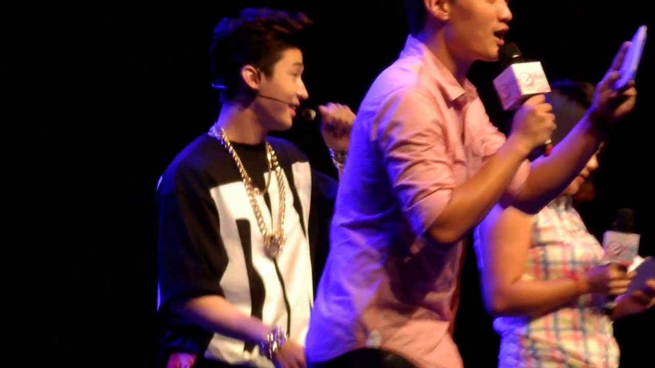 [HD FANCAM] HENRY LAU + SUPER JUNIOR AWARDS AT SG E-AWARDS 2014