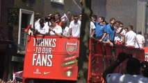 FA Cup : la parade d'Arsenal dans les rues de Londres !