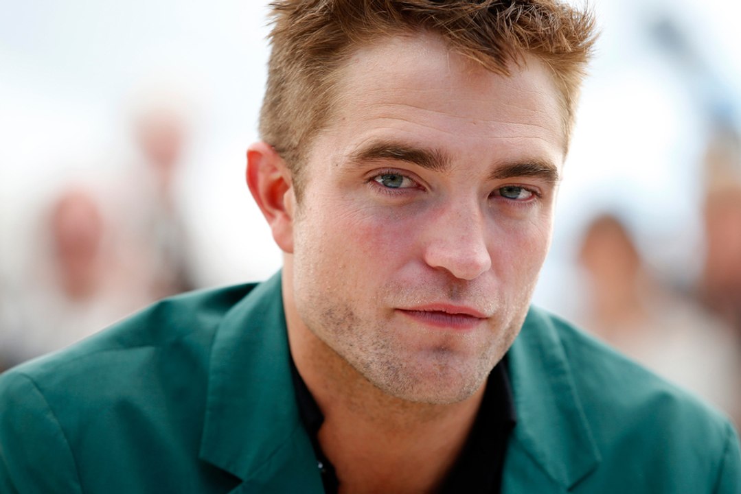 Robert Pattinson pendant le photocall de THE ROVER