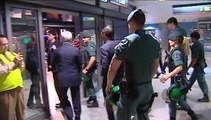 Los jugadores rojiblancos, aclamados como héroes, a su llegada a Barajas