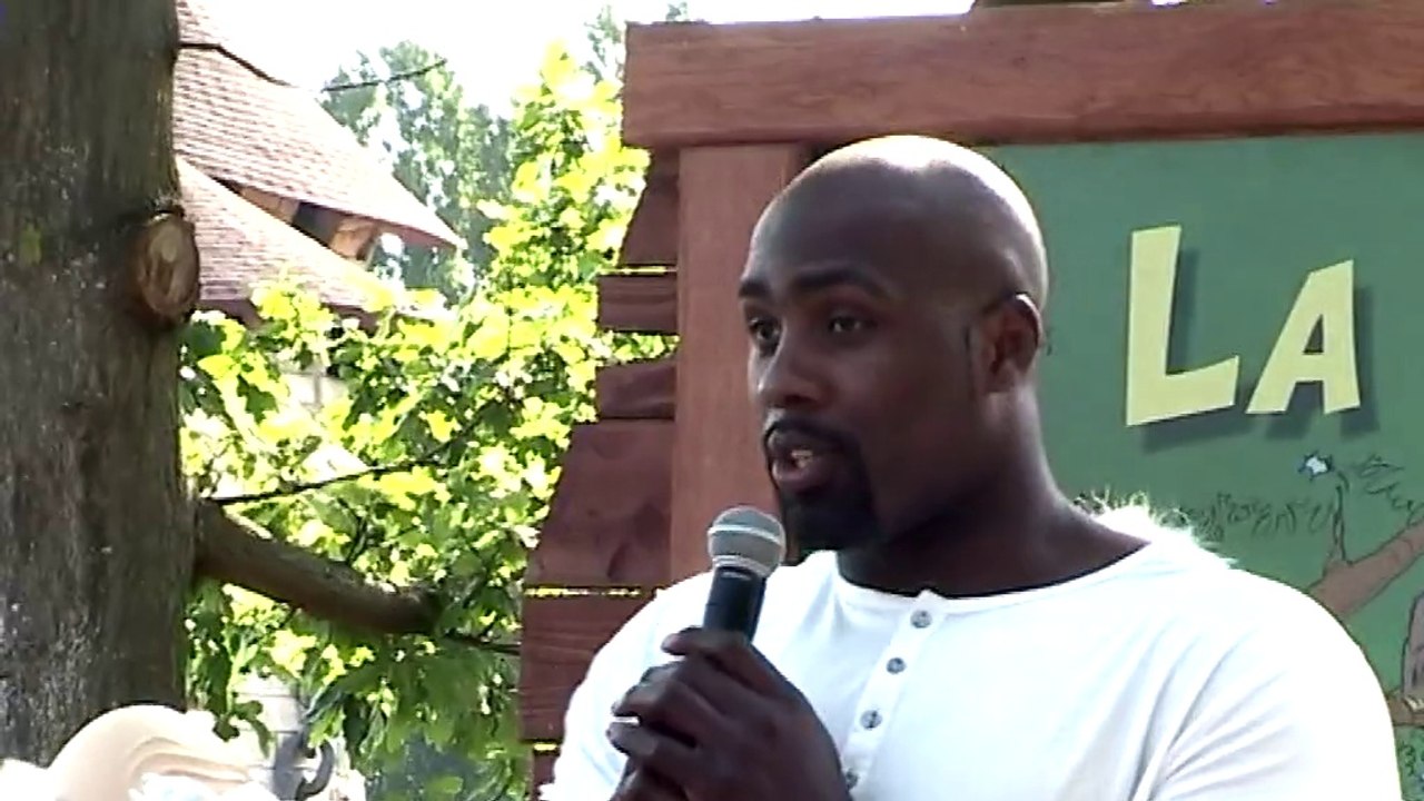 Anniversaire 25 ans du Parc Asterix avec Teddy Riner sur Vincennes TV.fr