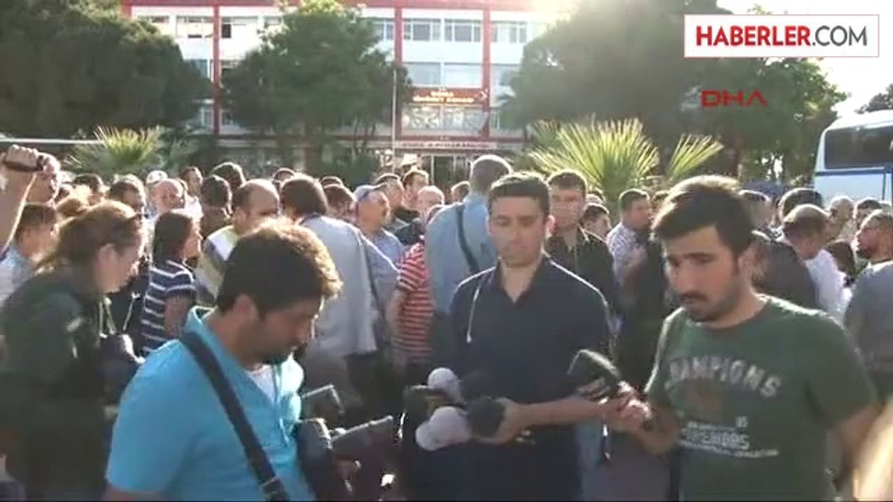 Soma Bulunan Sezgin Tanrıkulu Adliye Önünde Açıklamalarda Bulundu 1