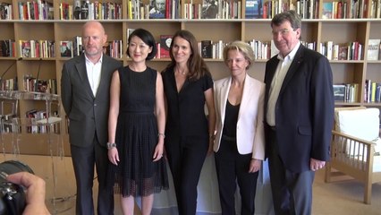 Signature de la convention pour la numérisation des salles du réseau culturel