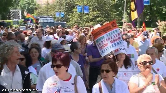 Marea Blanca avisa de que privatizaciones continúan