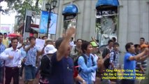 Biểu tình ở Sài Gòn 18-5-2014 CA đánh đập dã man người  mang biểu tượng cờ vàng