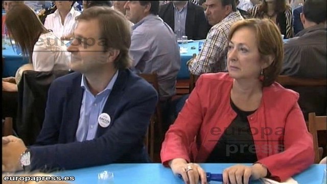 Cañete afirma que el PSOE destroza el país