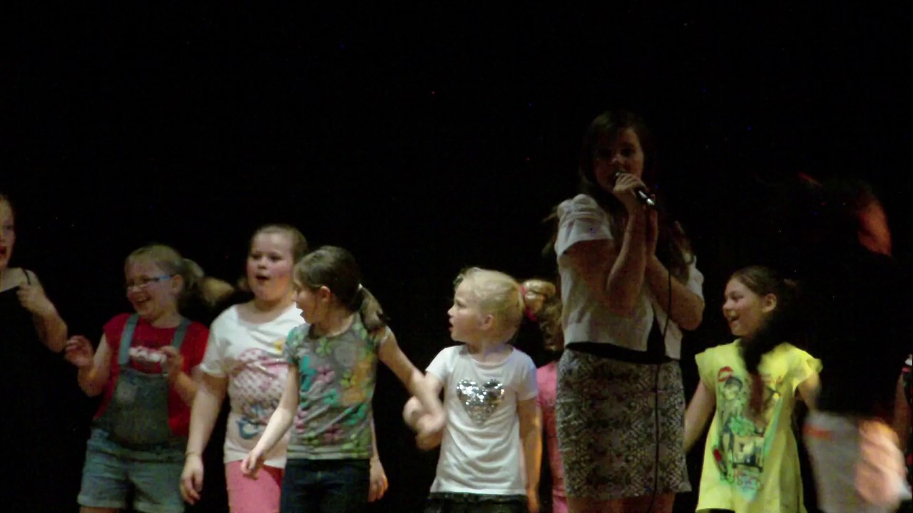 LOLA REVA CHANTE 3PARLER A MON PERE 17 05 2014